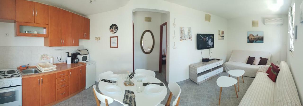 Island Of Pag Holiday Apartments Экстерьер фото